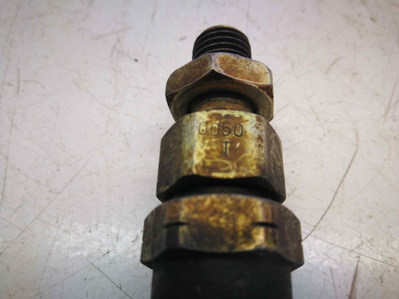 Recambio de inyector para nissan terrano/terrano.ii (r20) 2.7 turbodiesel referencia OEM IAM 0050T  ZEXEL