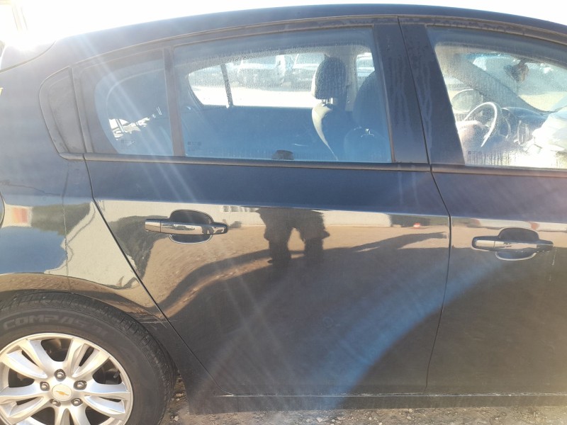 Recambio de puerta trasera derecha para chevrolet cruze hatchback (j305) 2.0 cdi referencia OEM IAM 95476405  