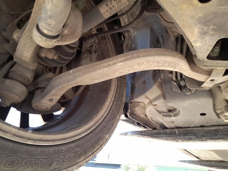 Recambio de brazo suspension inferior delantero derecho para seat exeo (3r2) 2.0 tdi referencia OEM IAM 8E0407694AL INFERIOR 