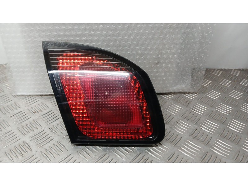 Recambio de piloto trasero izquierdo interior para nissan primera (p11) 2.0 td referencia OEM IAM 265559F610 ROZADO 89020333