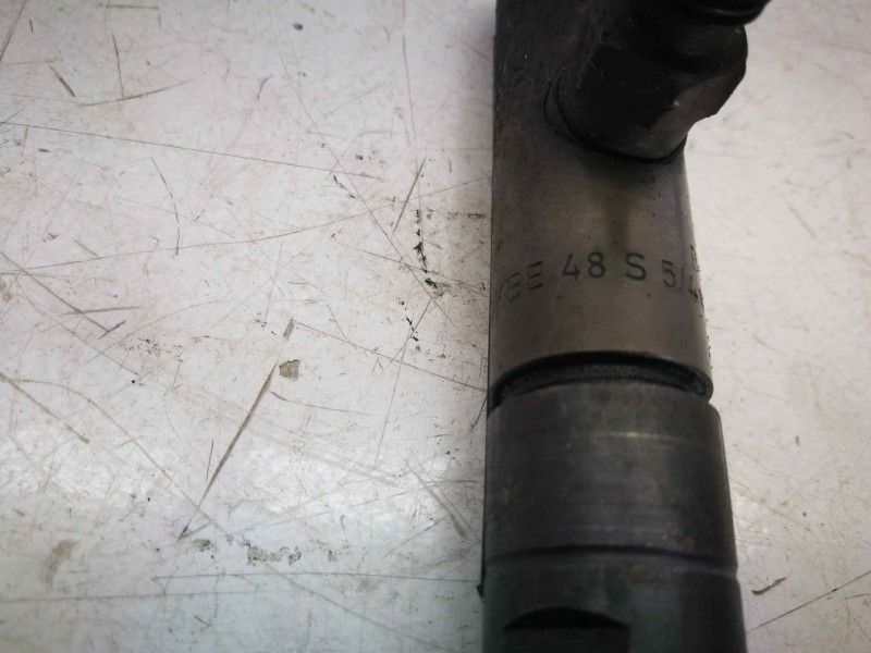 Recambio de inyector para renault 18 2.1 turbodiesel referencia OEM IAM KBE48S54  