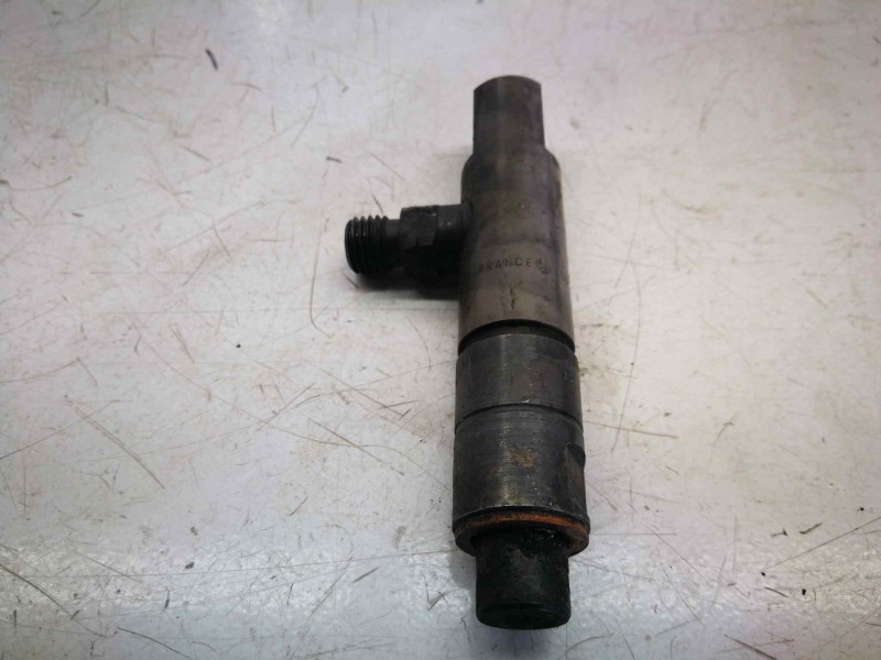 Recambio de inyector para renault 18 2.1 turbodiesel referencia OEM IAM KBE48S54  