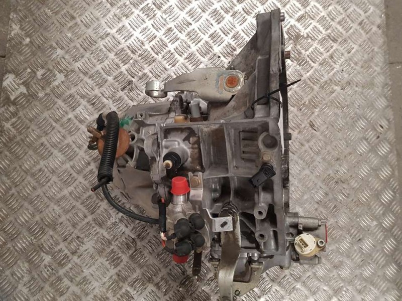 Recambio de caja cambios para citroën xsara berlina 2.0 hdi exclusive (66kw) referencia OEM IAM 20TD95 2143778 5 VELOCIDADES