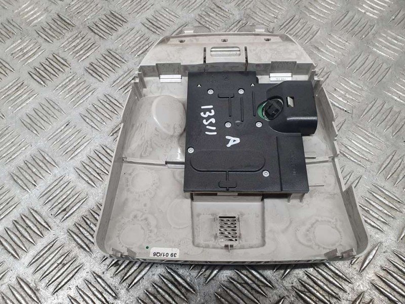 Recambio de luz interior para mercedes-benz clase b (w245) 200 (245.233) referencia OEM IAM A169820 159839 HELLA