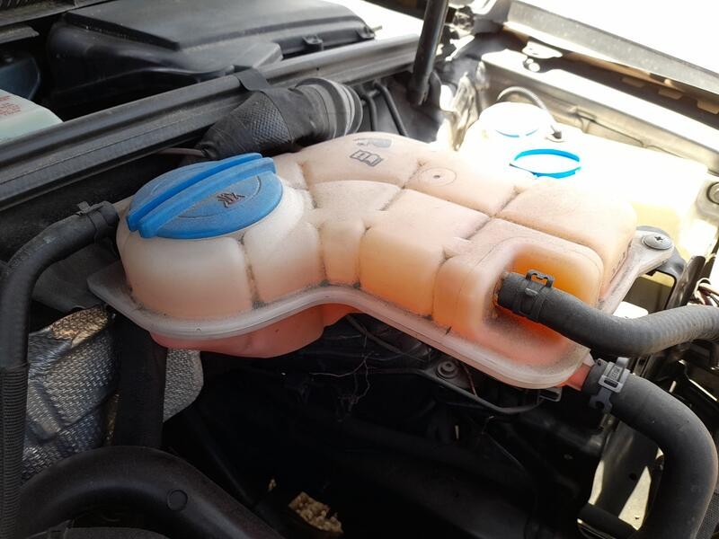 Recambio de deposito expansion para seat exeo (3r2) 2.0 tdi referencia OEM IAM 8E0121403A  