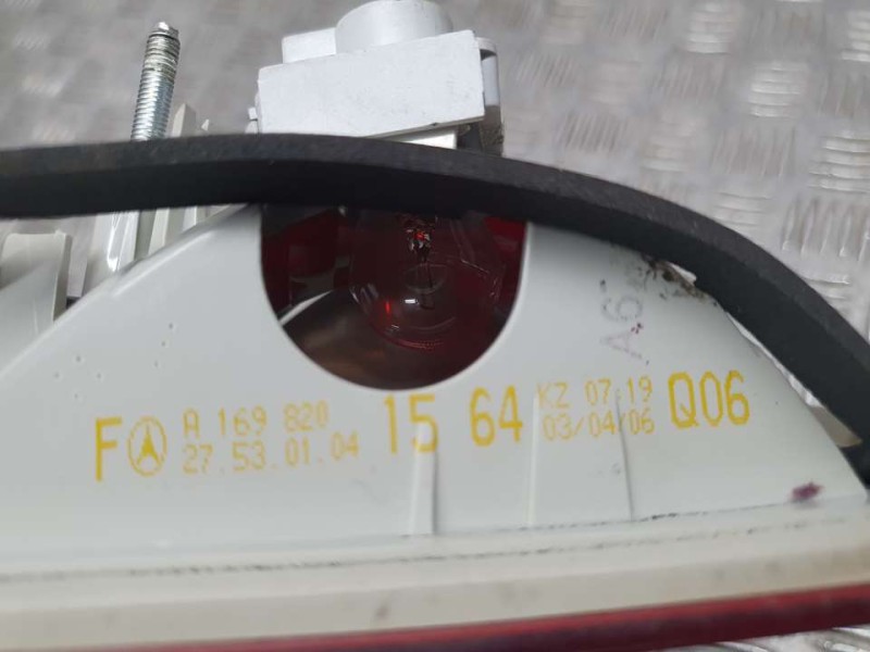 Recambio de piloto trasero izquierdo para mercedes-benz clase b (w245) 200 (245.233) referencia OEM IAM A169820  INTERIOR