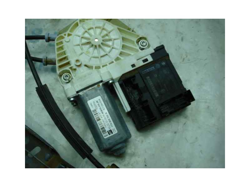 Recambio de elevalunas delantero derecho para seat leon (1p1) style ecomotive referencia OEM IAM 1T0959702G  ELECTRICO