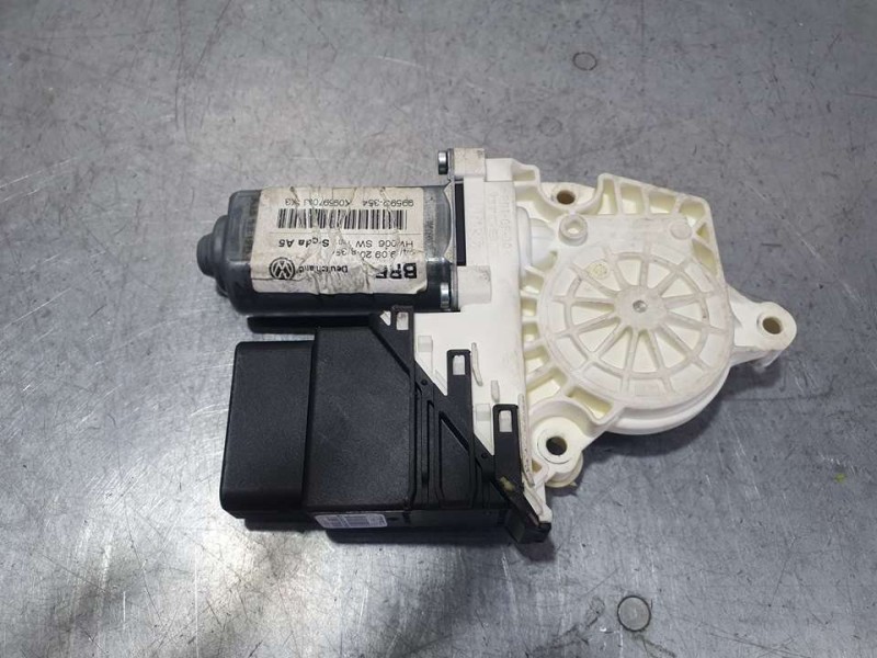 Recambio de motor elevalunas trasero izquierdo para skoda octavia combi (1z5) scout 4x4 referencia OEM IAM 1K0959703J 995932354 