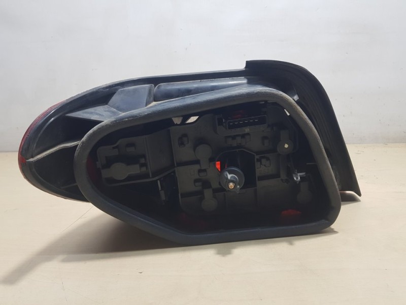 Recambio de piloto trasero derecho para citroën xsara berlina 2.0 hdi exclusive (66kw) referencia OEM IAM 6351J5  