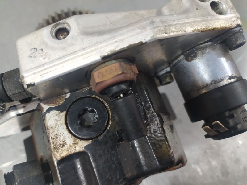 Recambio de bomba alta presion para mercedes-benz clase clk (w209) coupe 320 cdi special edition (209.320) referencia OEM IAM A6