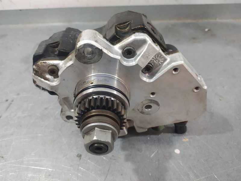 Recambio de bomba alta presion para mercedes-benz clase b (w246) 1.8 cdi cat referencia OEM IAM A6400700701 0445010120 BOSCH