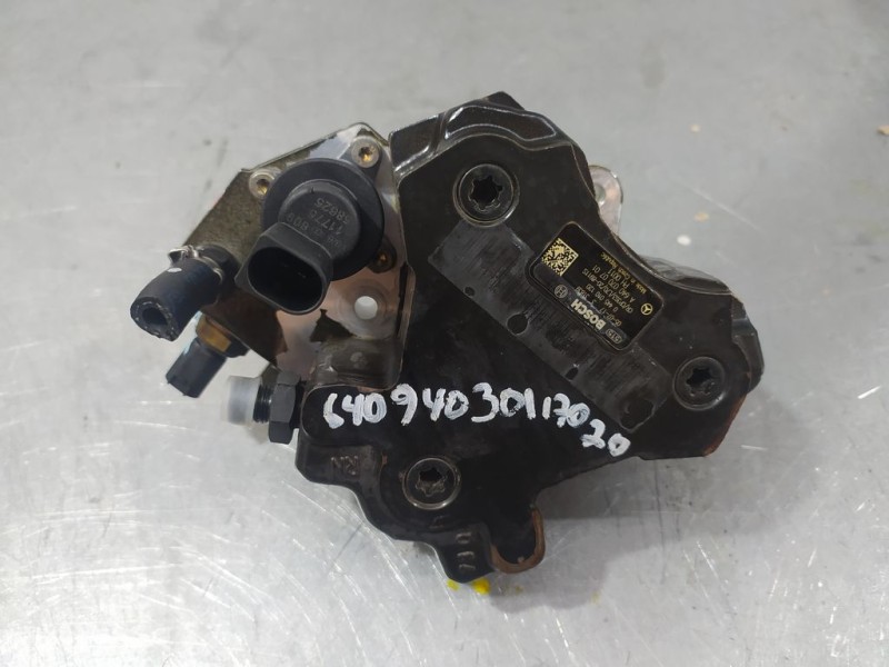 Recambio de bomba alta presion para mercedes-benz clase b (w246) 1.8 cdi cat referencia OEM IAM A6400700701 0445010120 BOSCH