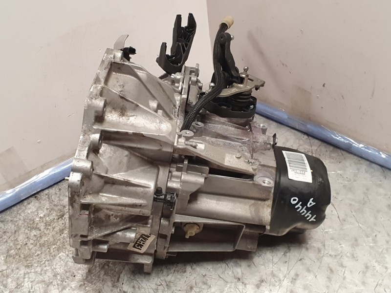 Recambio de caja cambios para dacia sandero access referencia OEM IAM JH3372 S082448 5VELOCIDADES