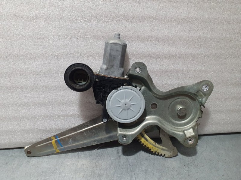 Recambio de elevalunas trasero izquierdo para dacia sandero stepway referencia OEM IAM 827217198R  6 PINES