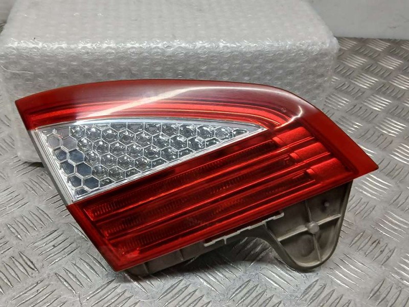 Recambio de piloto trasero izquierdo para ford mondeo ber. (ca2) ghia referencia OEM IAM S7113A603A  INTERIOR