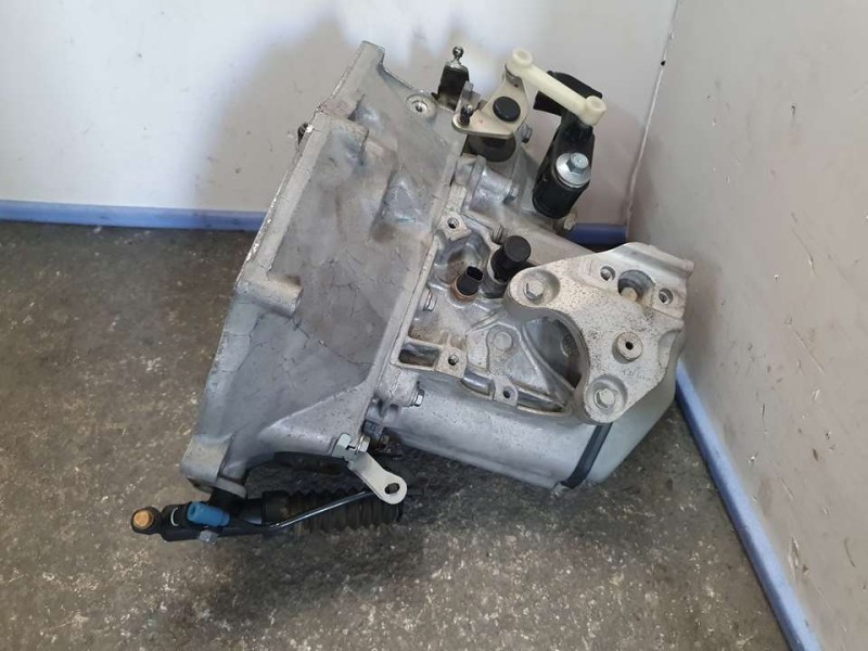 Recambio de caja cambios para citroën c3 feel referencia OEM IAM 20A701 508247 5 VELOCIDADES