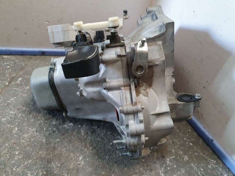 Recambio de caja cambios para citroën c3 feel referencia OEM IAM 20A701 508247 5 VELOCIDADES