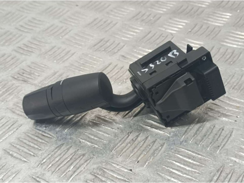 Recambio de mando limpia para mazda 2 lim. () evolution referencia OEM IAM DA6B  