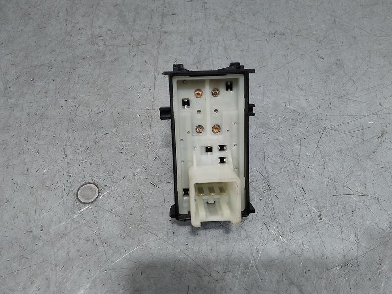 Recambio de mando elevalunas delantero derecho para toyota hilux (gun1) double cab gx 4x4 referencia OEM IAM 848100D300  