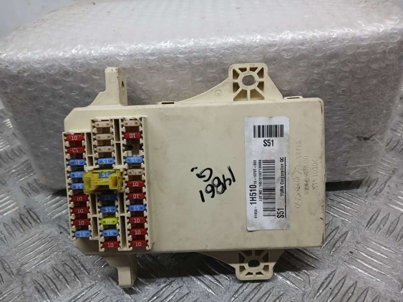 Recambio de caja reles / fusibles para hyundai i30 comfort referencia OEM IAM 919501H510  