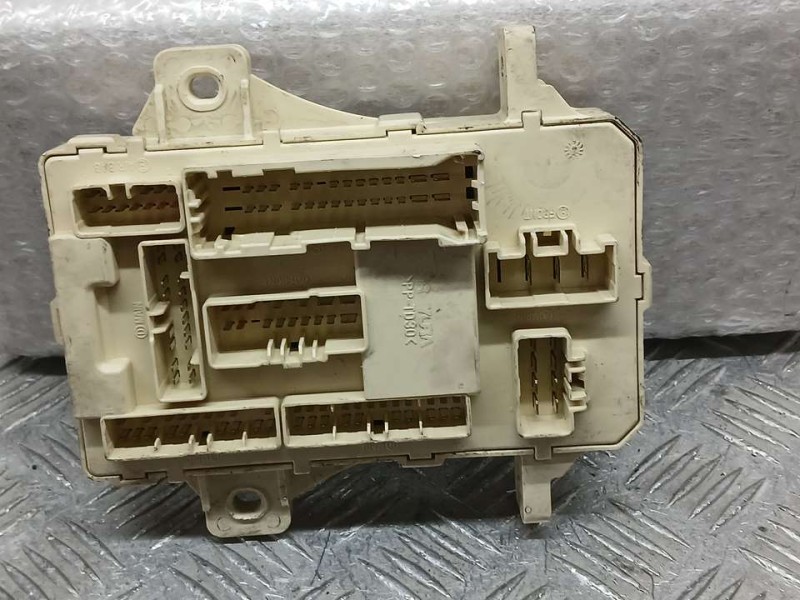 Recambio de caja reles / fusibles para hyundai i30 comfort referencia OEM IAM 919501H510  