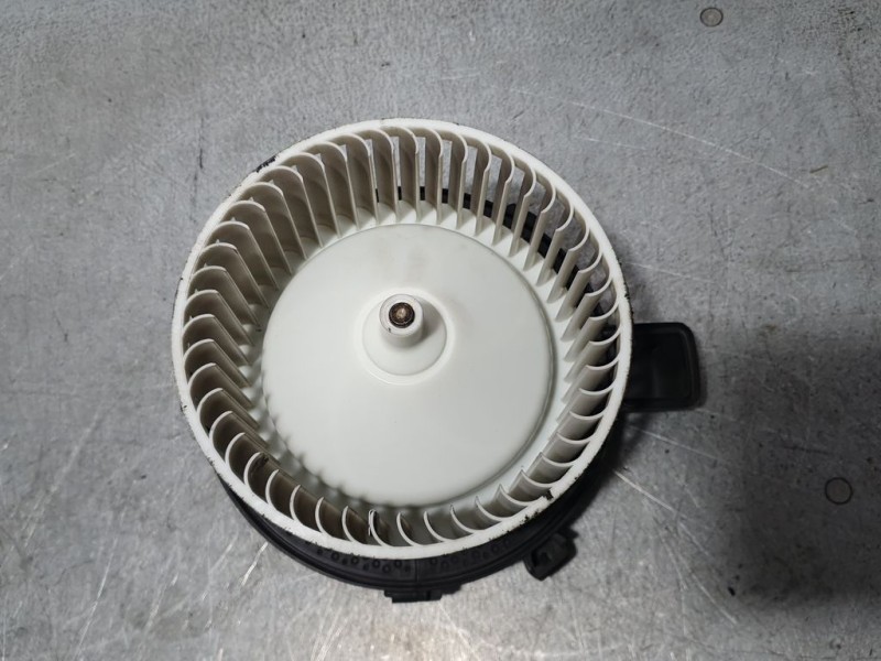 Recambio de motor calefaccion para opel astra k lim. 5türig business referencia OEM IAM 130309503  BOSCH