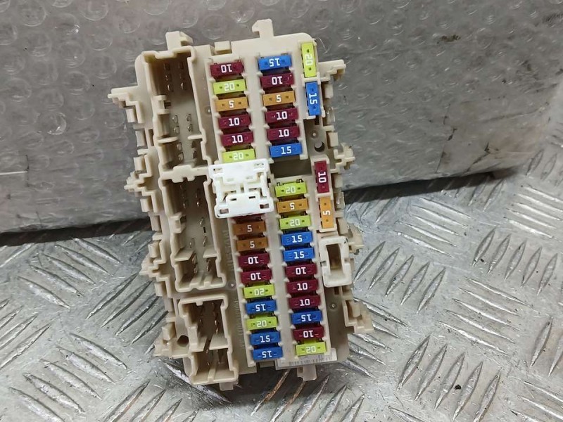 Recambio de caja reles / fusibles para nissan qashqai (j11) acenta referencia OEM IAM 4EB0AC3188  