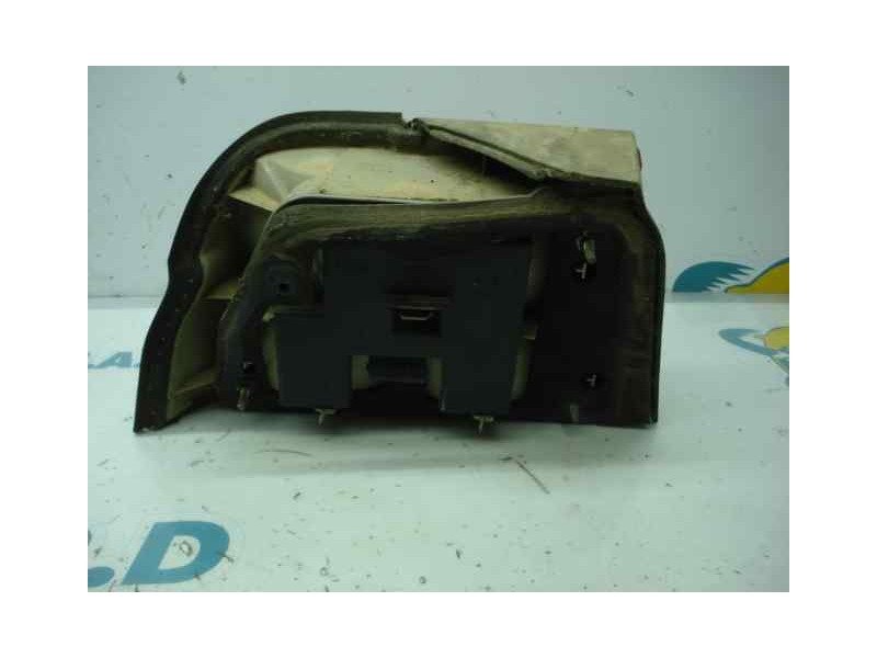 Recambio de piloto trasero derecho para ford escort berlina/turnier clx berlina referencia OEM IAM 1052403  EXTEIOR