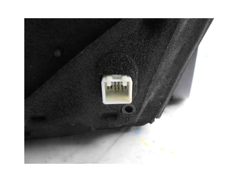 Recambio de retrovisor derecho para mazda 3 berlina (bk) 2.0 crdt sportive referencia OEM IAM BP4N69120A  ELECTRICO CARCASA ROTA