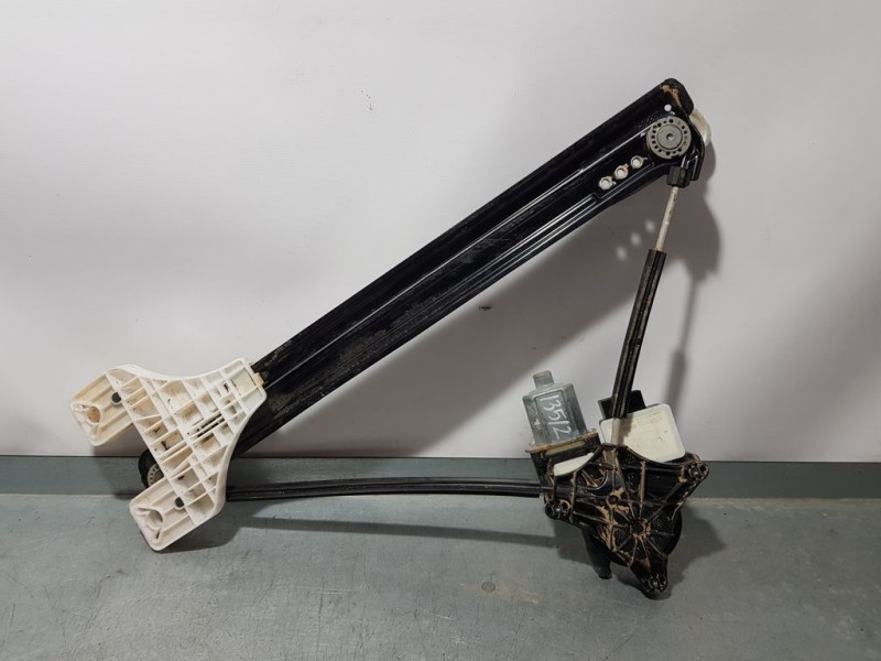 Recambio de elevalunas trasero izquierdo para seat ateca (kh7) style plus referencia OEM IAM 2138708  ELECTRICO 5 PINS