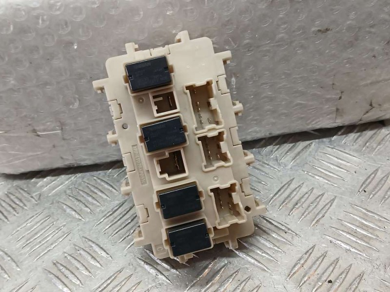 Recambio de caja reles / fusibles para nissan qashqai (j11) acenta referencia OEM IAM 4EB0AC3188  