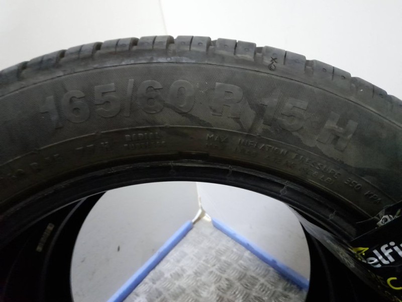 Recambio de neumatico pareja para neumaticos reutilizados - referencia OEM IAM 165601577H 165/60/15/77H CONTINENTAL