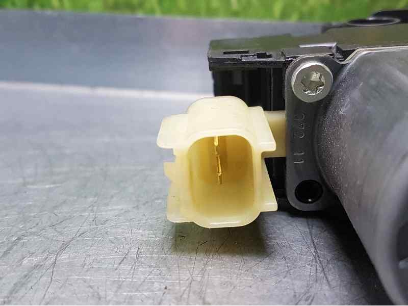 Recambio de motor elevalunas delantero derecho para ford fiesta (cb1) ambiente referencia OEM IAM 8A6114553A  2 PINS