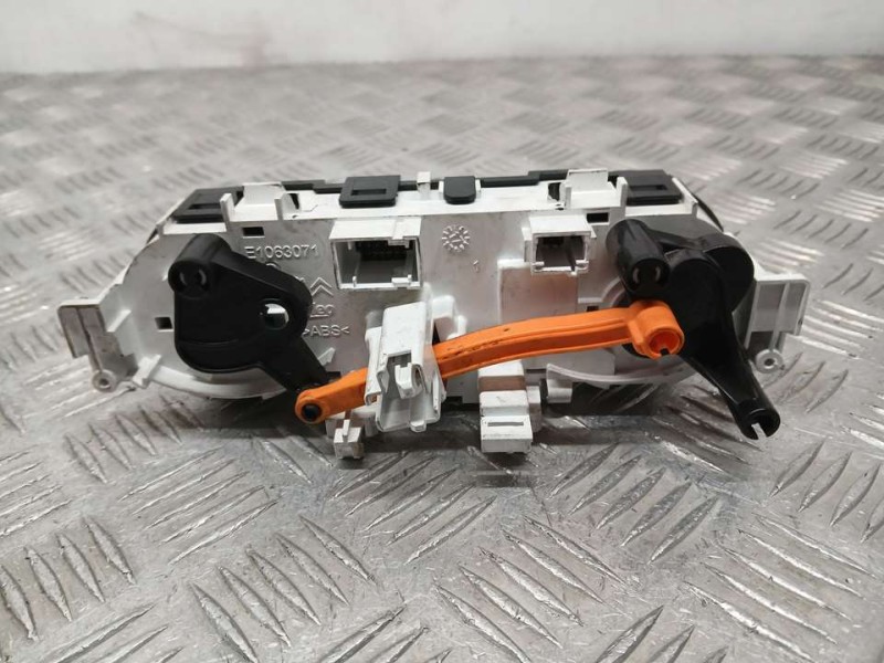 Recambio de mando calefaccion / aire acondicionado para citroën c3 feel referencia OEM IAM 9823822777 E1125980 