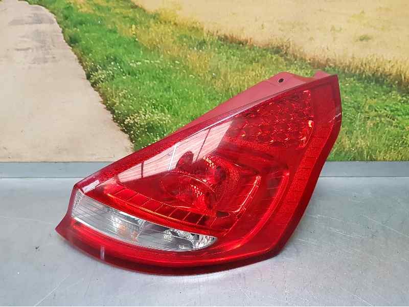 Recambio de piloto trasero derecho para ford fiesta (cb1) ambiente referencia OEM IAM 8A6113404AE  