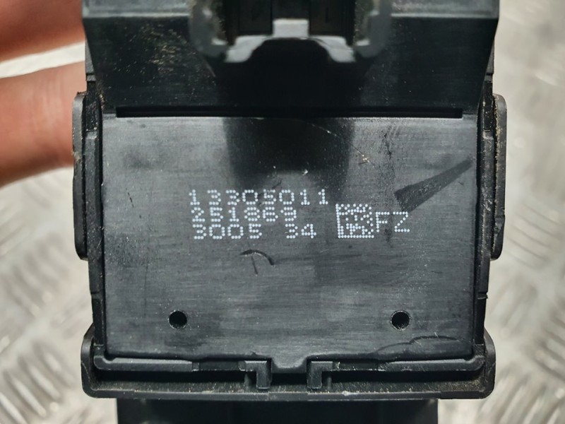 Recambio de mando elevalunas delantero izquierdo para opel astra j lim. cosmo referencia OEM IAM 13305011 251869 