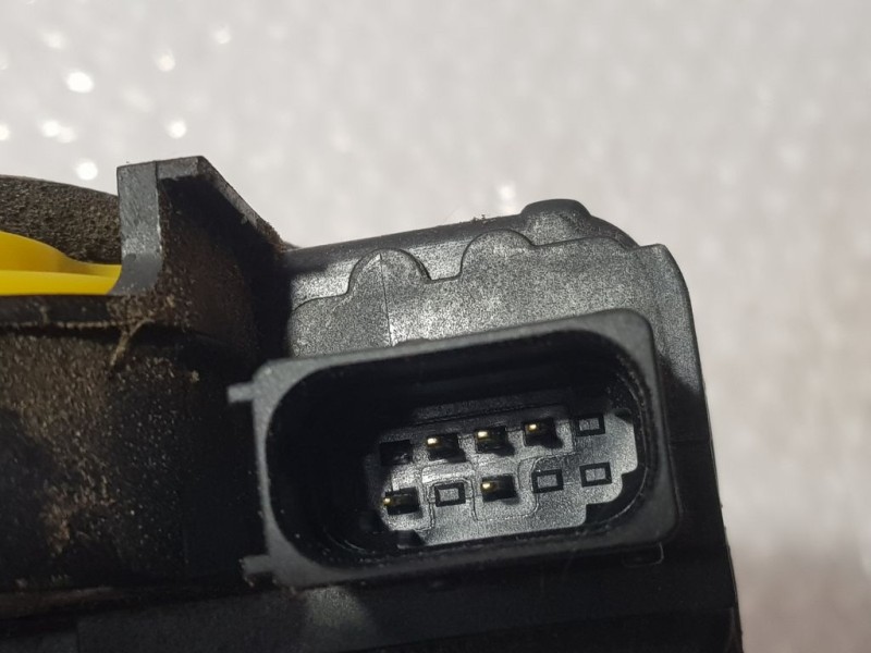 Recambio de cerradura puerta delantera izquierda para opel mokka excellence referencia OEM IAM 18579522  ELECTRICA 5 PINS