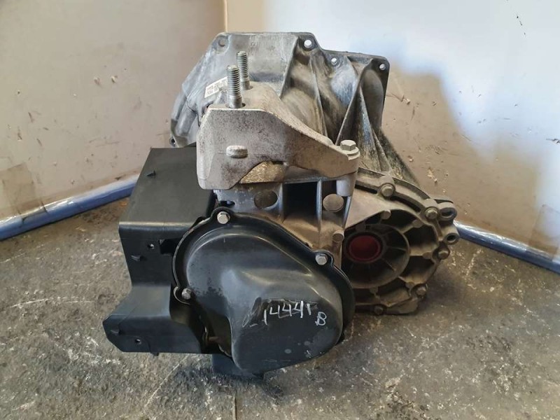 Recambio de caja cambios para ford fiesta (cb1) trend referencia OEM IAM AA6R7002BBD 030512 5VELOCIDADES