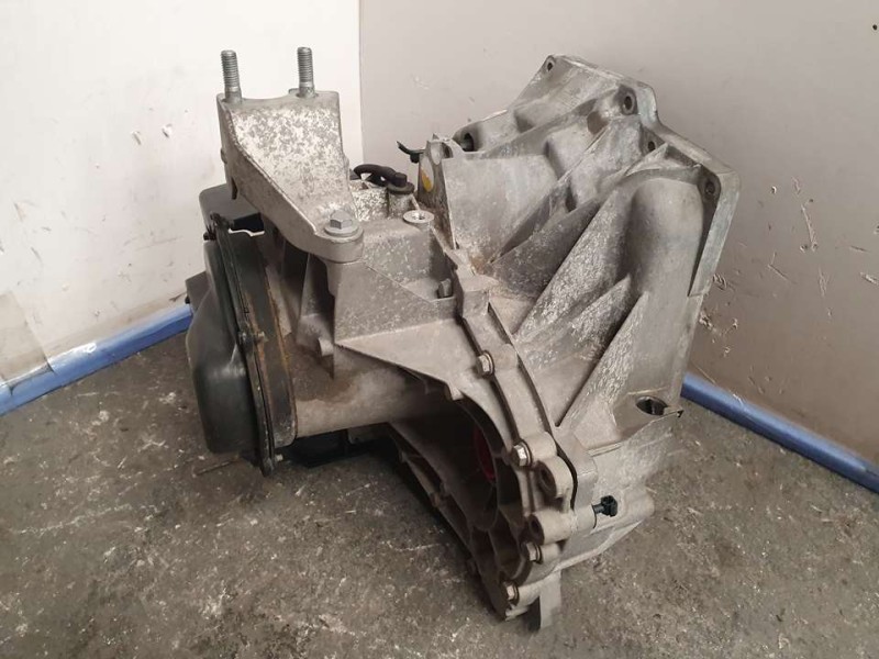 Recambio de caja cambios para ford fiesta (cb1) trend referencia OEM IAM AA6R7002BBD 030512 5VELOCIDADES