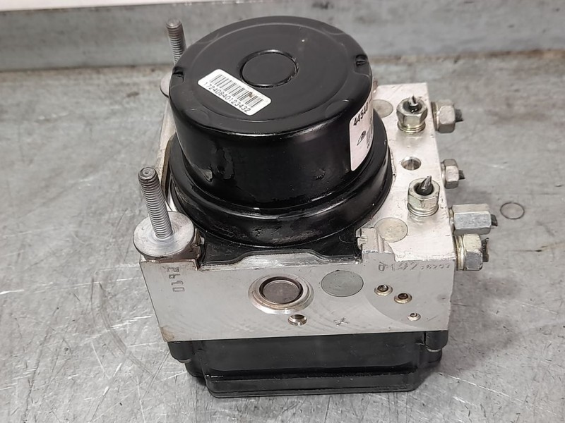 Recambio de abs para toyota yaris active referencia OEM IAM 445400D020  