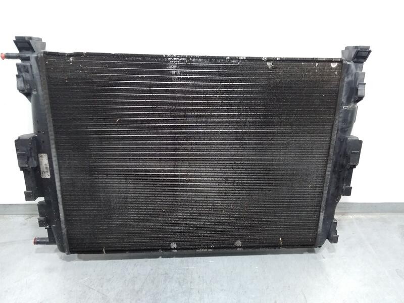 Recambio de radiador agua para renault scenic ii authentique referencia OEM IAM 8200115542 valeo 