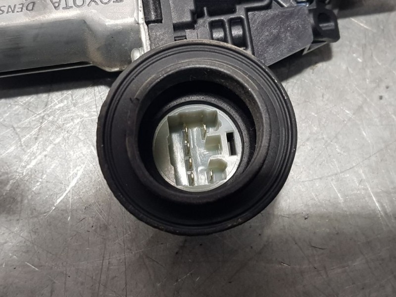 Recambio de elevalunas delantero derecho para toyota yaris active referencia OEM IAM 857100D100 973582101 DENSO ELECTRICO 6 PINS