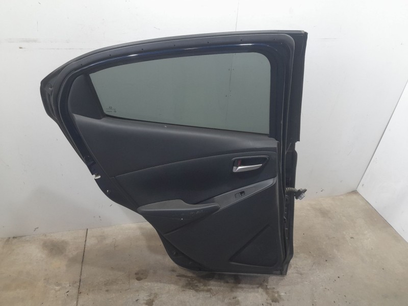 Recambio de puerta trasera izquierda para mazda 2 lim. () evolution referencia OEM IAM D0Y07302XK TOCADA 