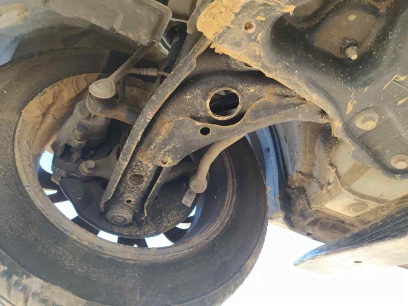 Recambio de brazo suspension inferior delantero derecho para toyota yaris active referencia OEM IAM 4806809150  