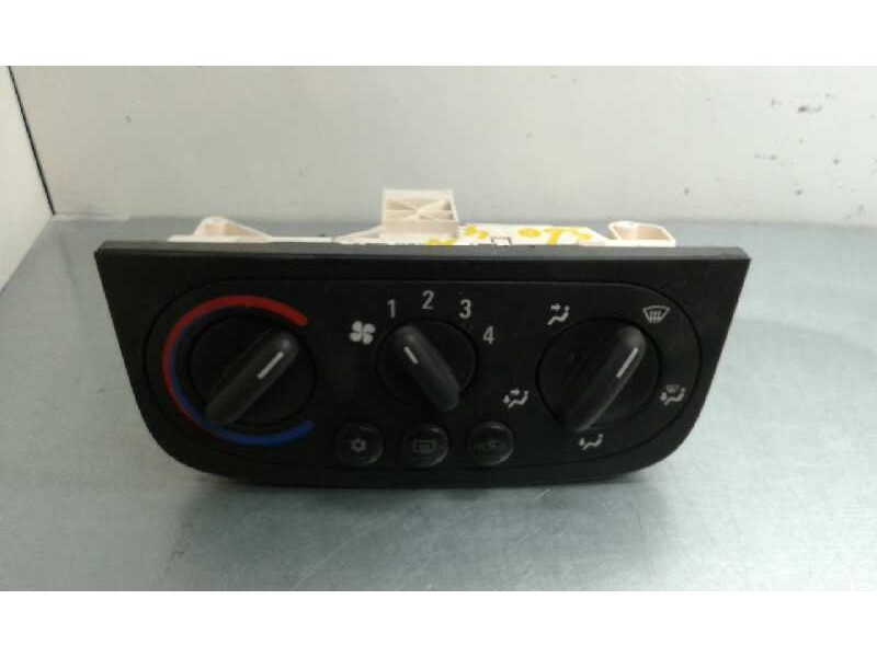 Recambio de mando calefaccion / aire acondicionado para opel corsa c referencia OEM IAM P10AACI  VALEO