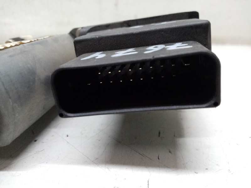 Recambio de motor elevalunas trasero izquierdo para volkswagen golf iv berlina (1j1) básico referencia OEM IAM 1J4959811C  BROSE