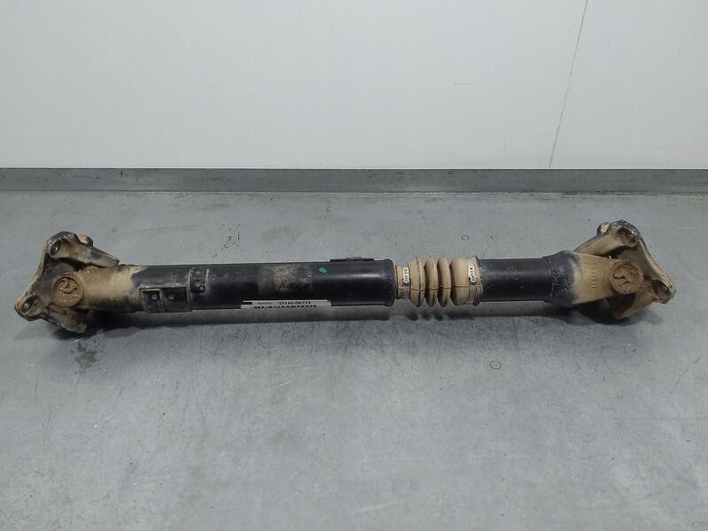 Recambio de transmision central para toyota hilux (gun1) double cab gx 4x4 referencia OEM IAM 371400K112  DELANTERA