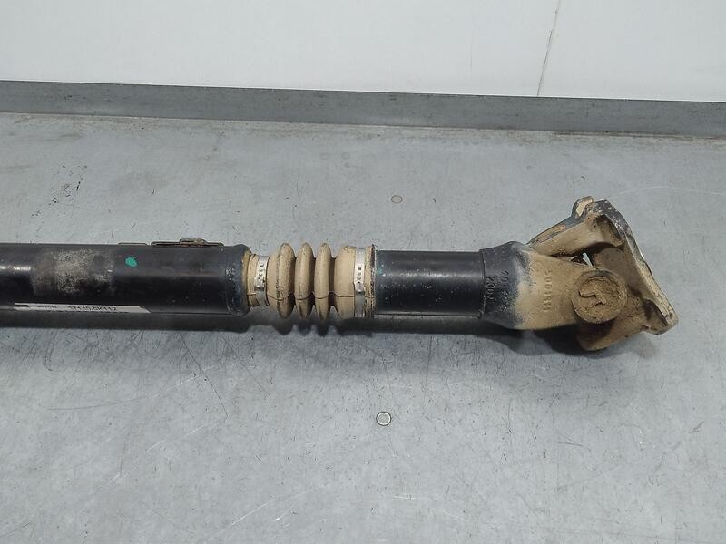 Recambio de transmision central para toyota hilux (gun1) double cab gx 4x4 referencia OEM IAM 371400K112  DELANTERA