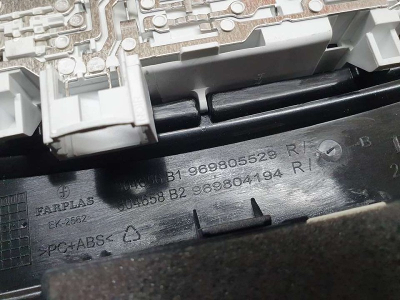 Recambio de luz interior para renault clio v zen referencia OEM IAM 969805529  