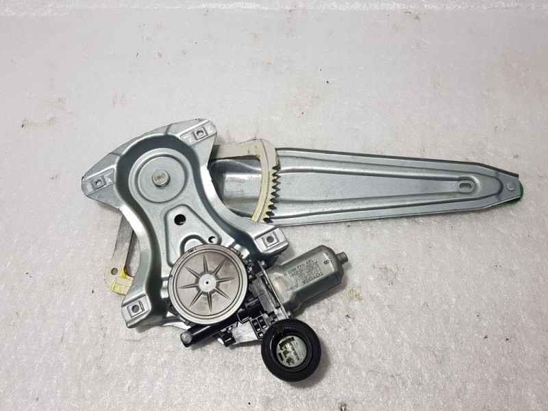 Recambio de elevalunas trasero derecho para toyota yaris active referencia OEM IAM 857200D120 973581101 DENSO ELECTRICO 6 PINS